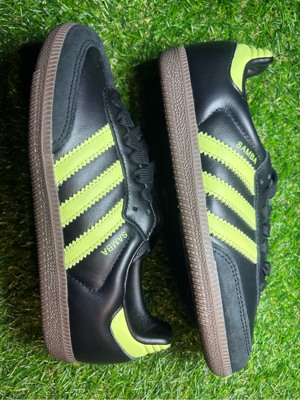 adidas Kids Samba Sneaker - Black with Neon green Stripes 5.5 youth, women’s 6.5